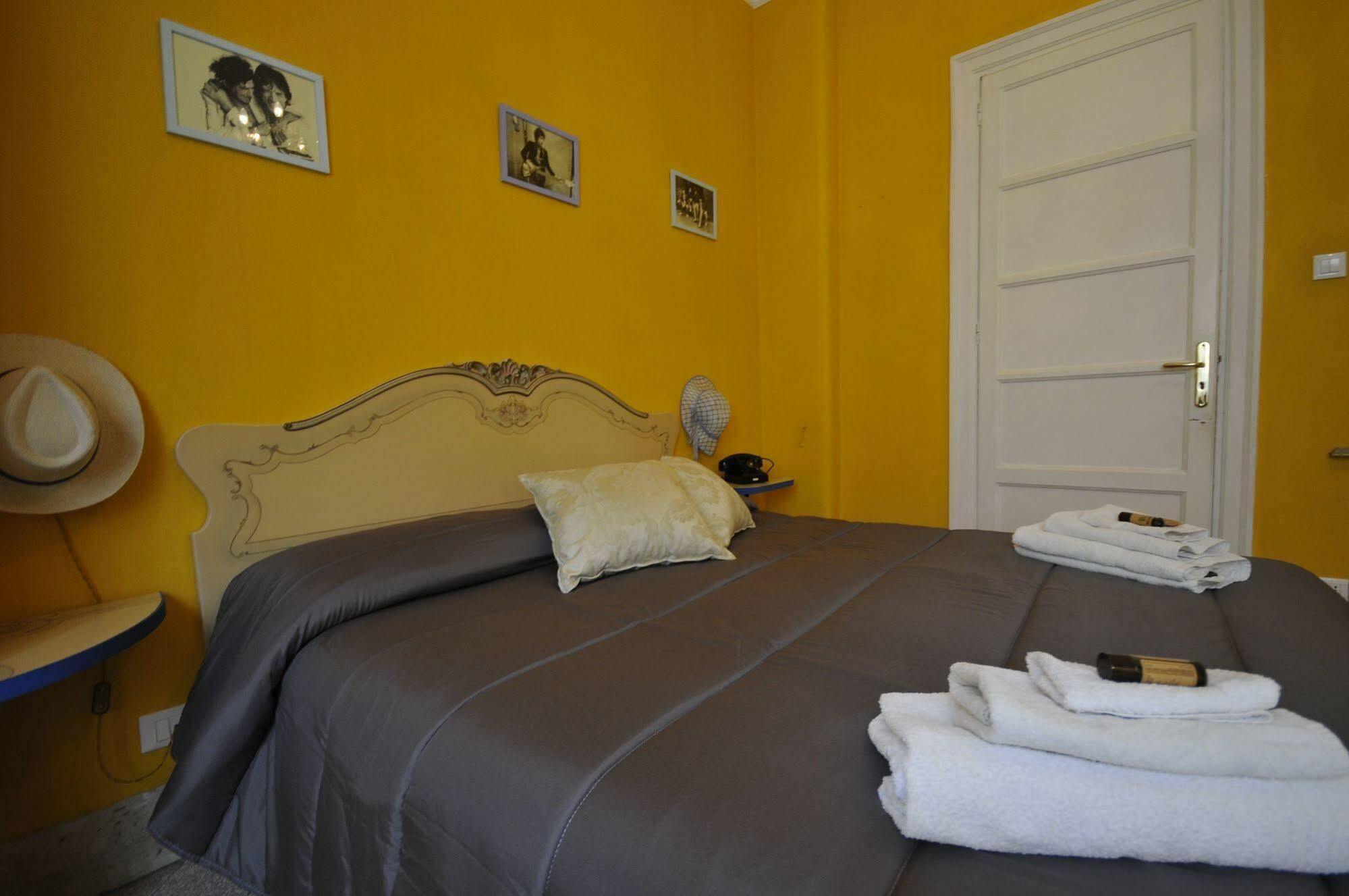 B&B Radioretro ปาแลร์โม ภายนอก รูปภาพ