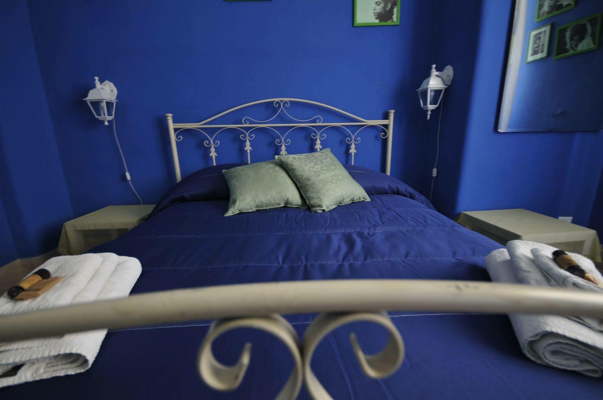 B&B Radioretro ปาแลร์โม ภายนอก รูปภาพ