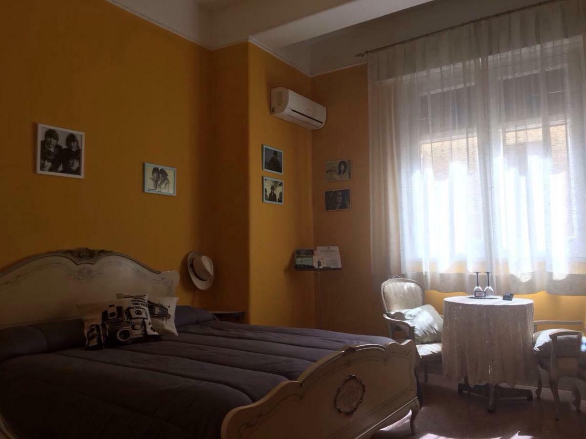 B&B Radioretro ปาแลร์โม ภายนอก รูปภาพ